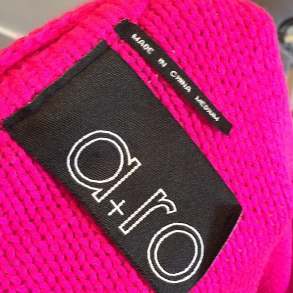 Hot pink 3/4 sleeves sweater - Picture 5 of 6